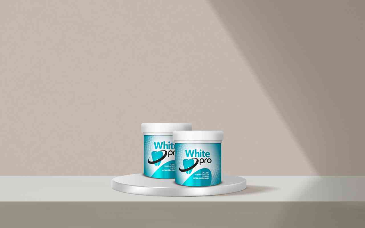 Scopri come ottenere denti bianchi a casa con White Pro: il metodo sicuro ed efficace