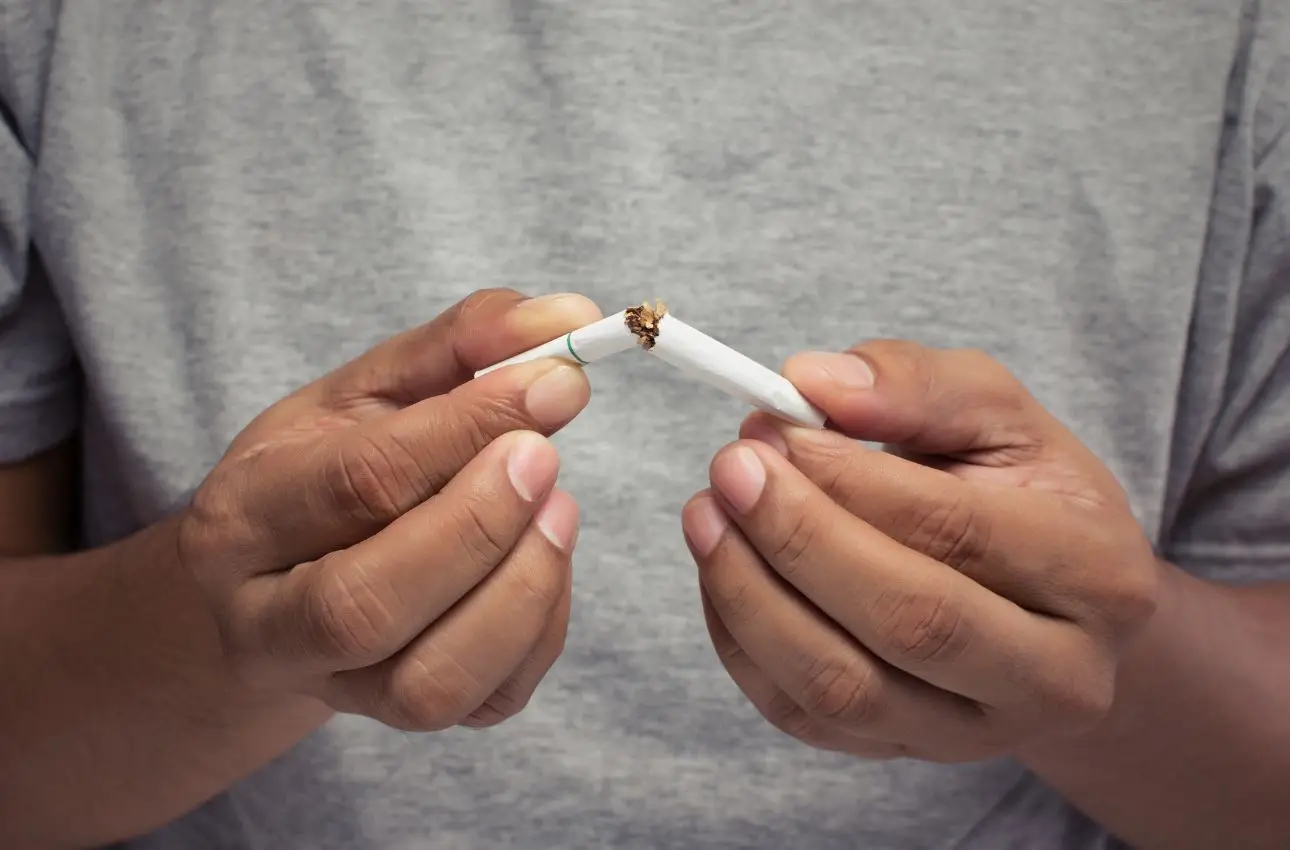 Smettere di fumare: ecco la trasformazione sorprendente del tuo volto dopo poche settimane